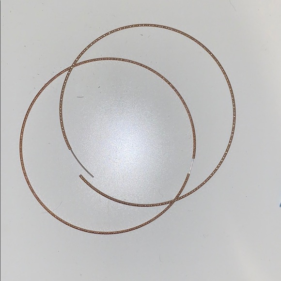 Golden silver hoops of many different sizes - Picture 5 of 10